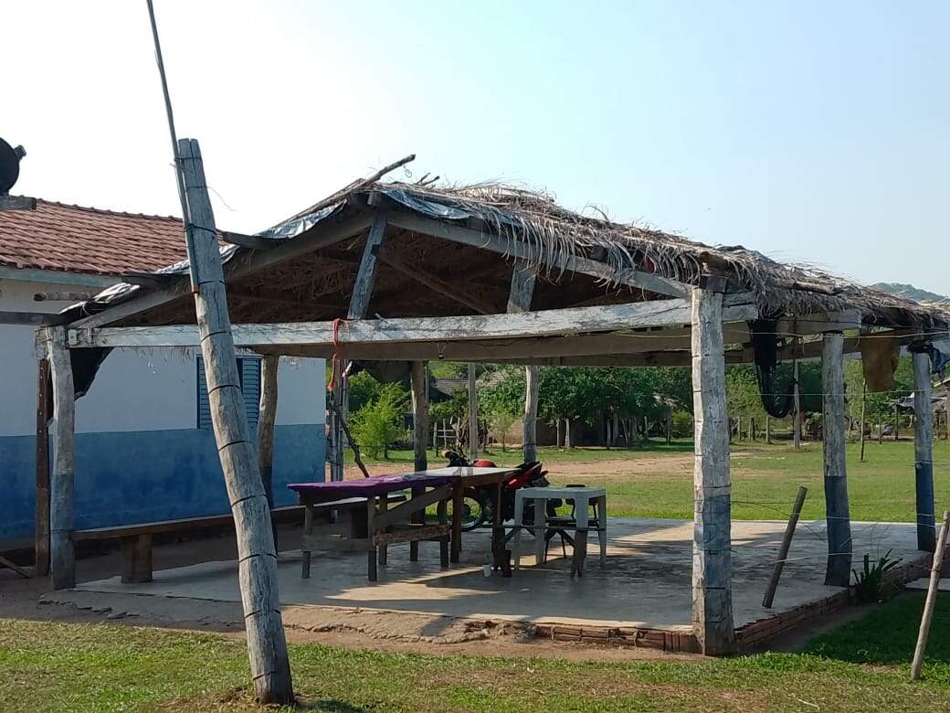 Aldeia kadiwéu tem escola com esgoto a céu aberto e banheiro junto a cozinha