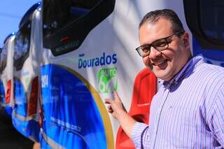 Prefeito Alan Guedes durante entrega de novos ônibus, na semana passada (Foto: Divulgação)