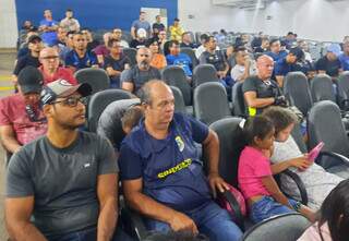 Após liminar da Justiça, guardas pedem apoio de vereadores para ver adicional no holerit (Foto: Caroline Maldonado)