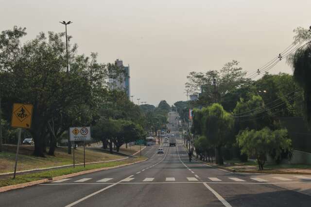 Quarta-feira ser&aacute; de muito calor, com sol brilhando forte e pancadas de chuva 