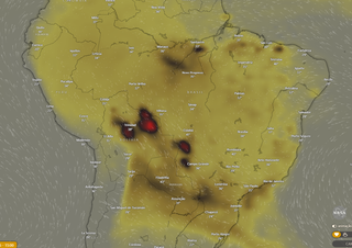 Imagem do satélite mostra concentração de dióxido de carbono, resultado dos incêndios das últimas horas na América do Sul (Foto: Windy)