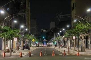 Cones sinalizam interdição da Rua 14 de Julho. (Foto: Juliano Almeida)