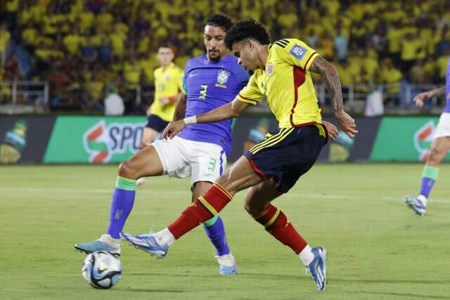 Col&ocirc;mbia vira em 3 minutos e vence o Brasil nas Eliminat&oacute;rias da Copa