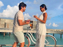 Durante viagem de luxo às Maldivas, Mariano fica noivo de Jakelyne 