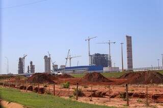 Construção da sede da Suzano, fábrica de celulose que será sediada em Ribas do Rio Pardo (Foto: Arquivo/ Paulo Francis)