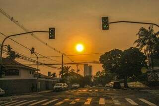 Sol forte na região do Jardim dos Estados, na Capital (Foto: Juliano Almeida)