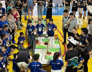 Estudantes participam da etapa regional Mato Grosso do Sul do TBR (Torneio Brasil de Robótica) no Colégio Master, em Campo Grande. (Foto: Divulgação/R2E Robótica Educação e Eventos)