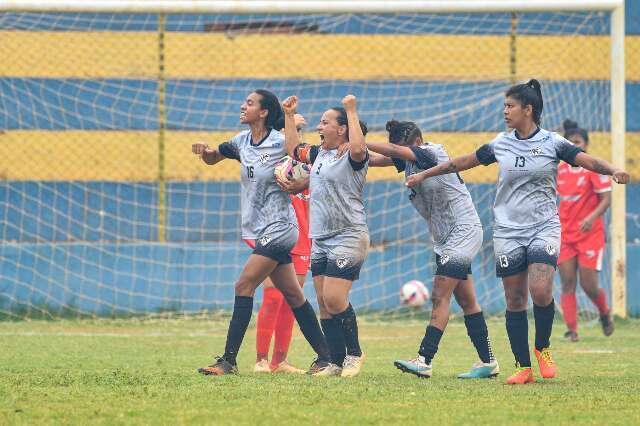 Corumbaense e Oper&aacute;rio v&atilde;o para final do Estadual feminino de futebol