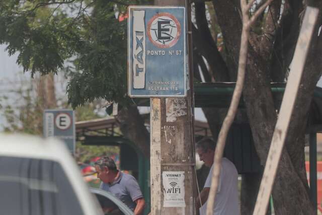 Mudan&ccedil;a de ponto &eacute; estrat&eacute;gia de taxistas para seguir na profiss&atilde;o