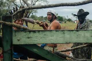 Ocupação de fazenda na Terra Indígena Cachoeirinha em 2013 (Foto: Cimi/Divulgação)