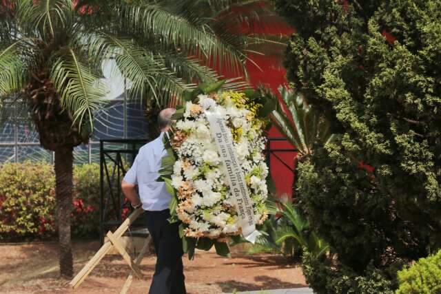 Em vel&oacute;rio, amigos lembram o quanto jovem morto no RJ era apaixonado por viajar 