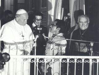 Marçal de Souza Tupã-i discursa ao papa João Paulo II, em Manaus, em 1980. &#34;Foto: Paulo Suess/Cimi)