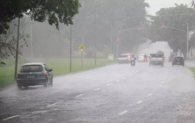 Fen&ocirc;meno &#039;El Ni&ntilde;o&#039; traz nova onda de calor e muita chuva em dezembro