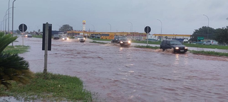 Trecho alagado da BR-267, em Bataguassu. (Foto: Diego Oliveira/Cenário MS)