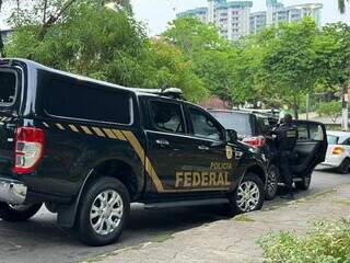 Policiais federais durante cumprimento de mandados da Operação Harpia. (Foto: Divulgação)