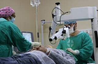 Cirurgia realizada em Fátima do Sul, por meio do programa (Foto: Álvaro Rezende/Governo de MS)