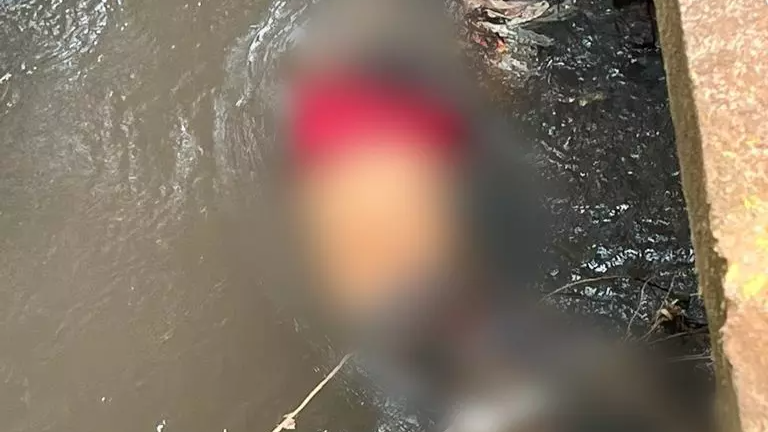 Corpo de homem é encontrado boiando perto de ponte em córrego