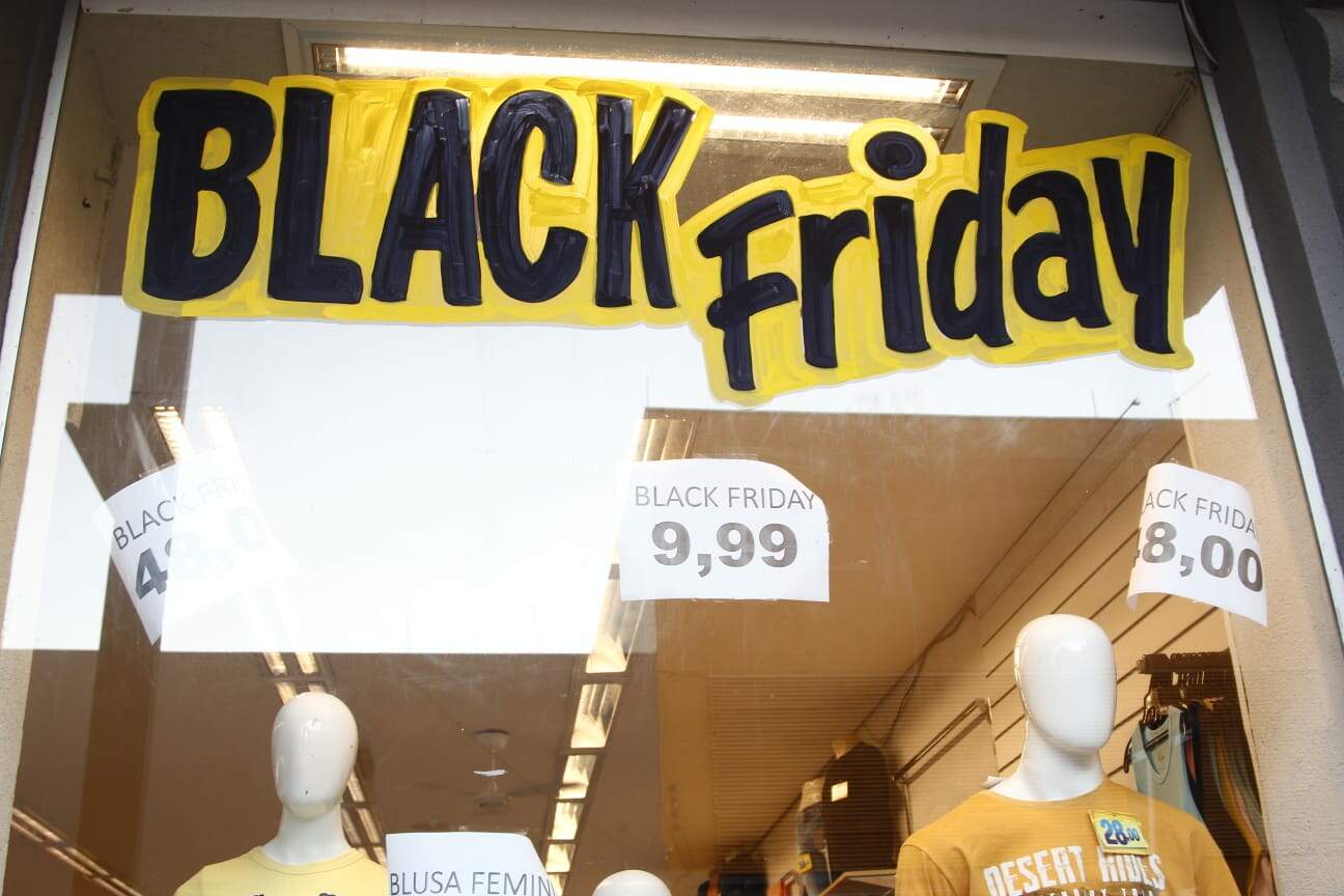 Preços de eletroeletrônicos crescem até 42% a um dia da Black Friday 