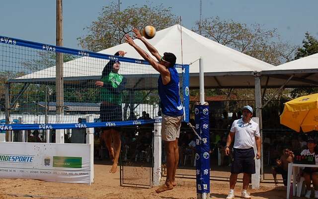 Pra&ccedil;a Belmar Fidalgo recebe duas competi&ccedil;&otilde;es de v&ocirc;lei de praia 