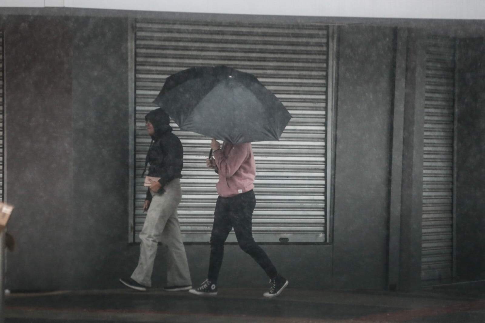 Em manhã chuvosa, previsão alerta para tempestade nas 79 cidades de MS