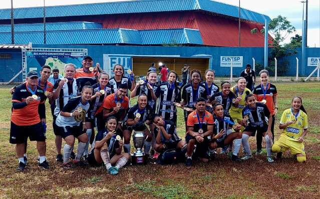 Oper&aacute;rio chega ao tricampeonato seguido com goleada 