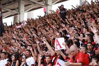 Torcida do Atlético Goianiense comemorando vaga na primeira divisão (Foto: Divulgação)