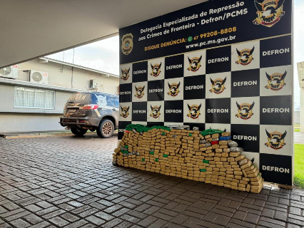 Polícia apreende 306 kg de maconha em casa usada como entreposto