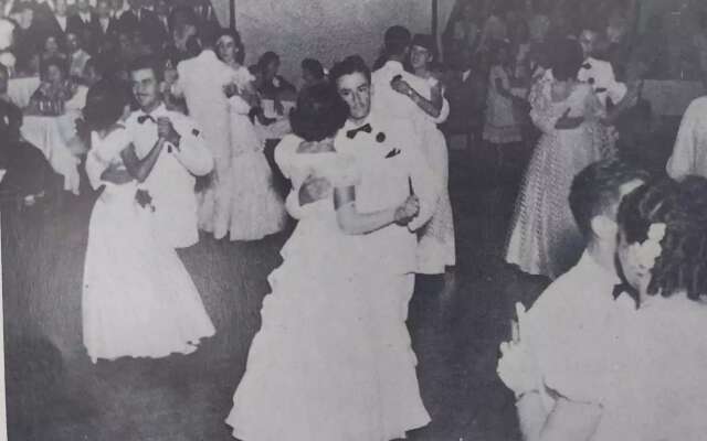 Bailes do Rádio Clube ficaram na memória com traje de gala e rainhas