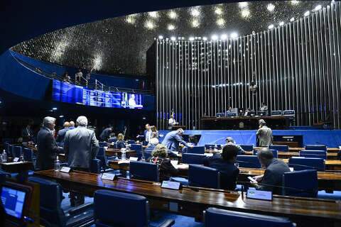 Senado aprova incentivo à permanência de estudantes no ensino médio  
