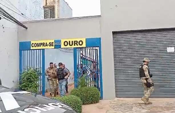 Alvo da pol&iacute;cia, empregada furtou mais de R$ 1 milh&atilde;o de joias de patroa 