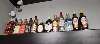 Bebidas falsificadas foram apreendidas pelas equipes (Foto: divulgação / Polícia Civil)