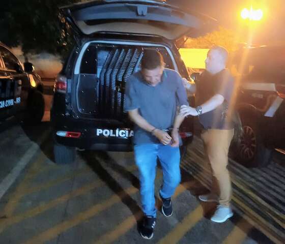 Casal especialista em furtos &eacute; preso arrombando carros em universidade