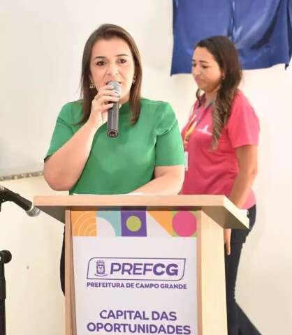 Prefeita garante que h&aacute; projeto para conselhos, mas n&atilde;o confirma verbas