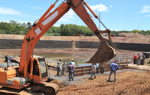 Obras do “piscinão” na Avenida Mato Grosso entram na fase final