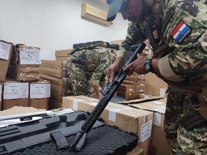 Ex-modelo e militares estão entre alvos de operação contra tráfico de armas