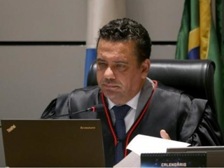 Desembargador Alexandre Bastos durante julgamento. (Foto: Divulgação/TJMS)