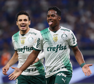 Em arrancada histórica, Palmeiras chega ao 12º título brasileiro