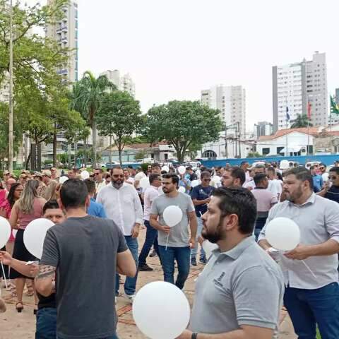 Homens se unem para pedir direitos iguais e fim da viol&ecirc;ncia contra a mulher