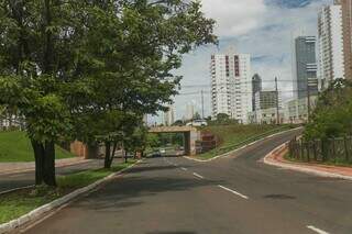 Viaduto da Ceará sobre a Avenida Ricardo Brandão. (Foto: Marcos Maluf)