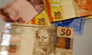 Cédulas da moeda brasileira, o real. (Foto: Marcello Casal Jr./Agência Brasil)