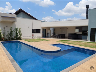 Casa também anunciada por R$ 1.390,000,00 na Rua Ayd Saravy de Souza. (Foto: Reprodução/Imóveis)
