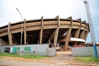 Estádio Morenão segue fechado para obras (Foto: Alex Machado)