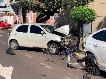Testemunha diz ter visto carro furar sinal “a 100 km/h” antes de colisão fatal