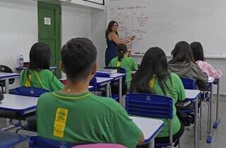 Estudantes da rede estadual de ensino durante aula. (Foto: Bruno Rezende)