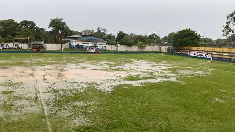 Chuva causa alagamento em estádio de Campo Grande e final sub-13 é suspensa 