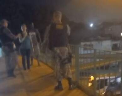 Policiais de MS resgatam homem que tentava pular de pontilhão no RJ