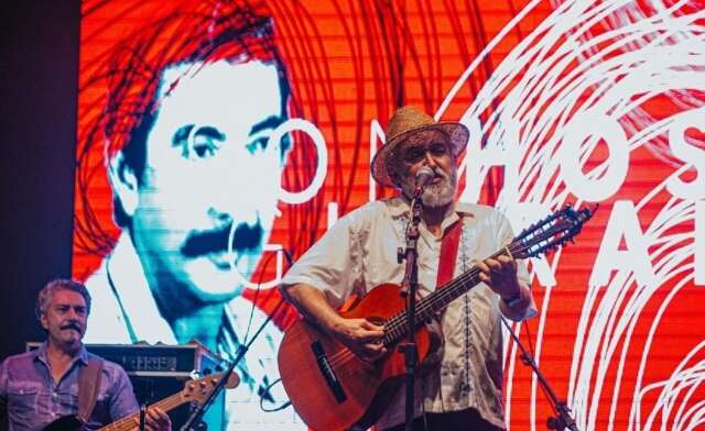 Paulo Sim&otilde;es comemora seus 70 anos com shows na Capital