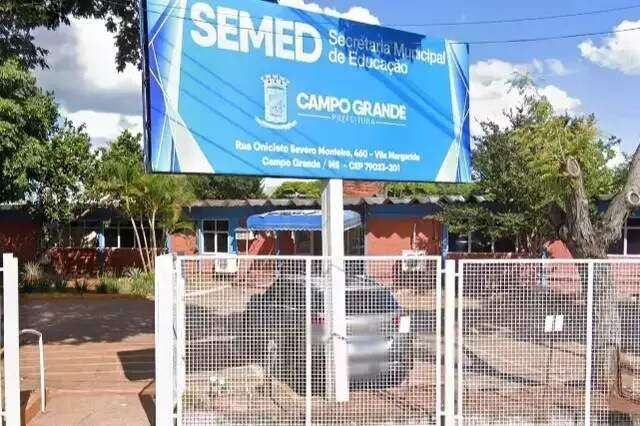 Semed pega &#34;carona&#34; e compra R$ 7,4 mi em notebooks, sem dados na transparência