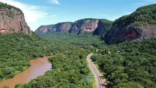 Vista aérea da Estrada Parque de Piraputanga, município de Aquidauana (MS) (Foto: Arquivo/Álvaro Rezende)