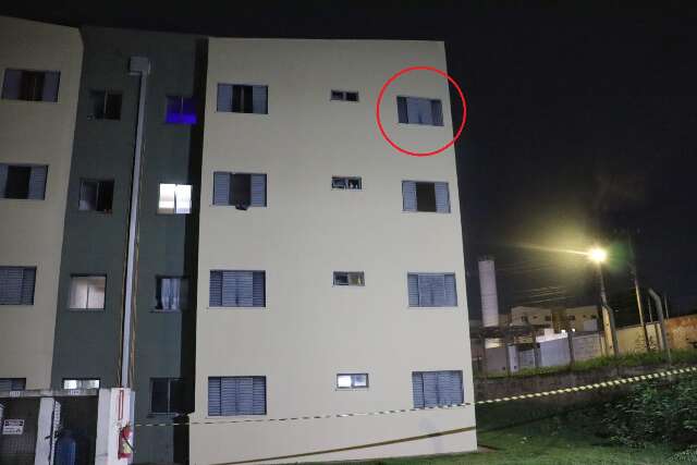 Beb&ecirc; cai do 3&ordm; andar e &eacute; socorrido em estado grave